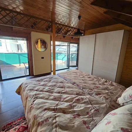 Cozy Attic * Τίρανα