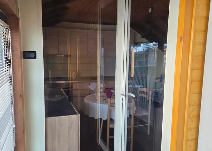 Lägenhet Cozy Attic Tirana